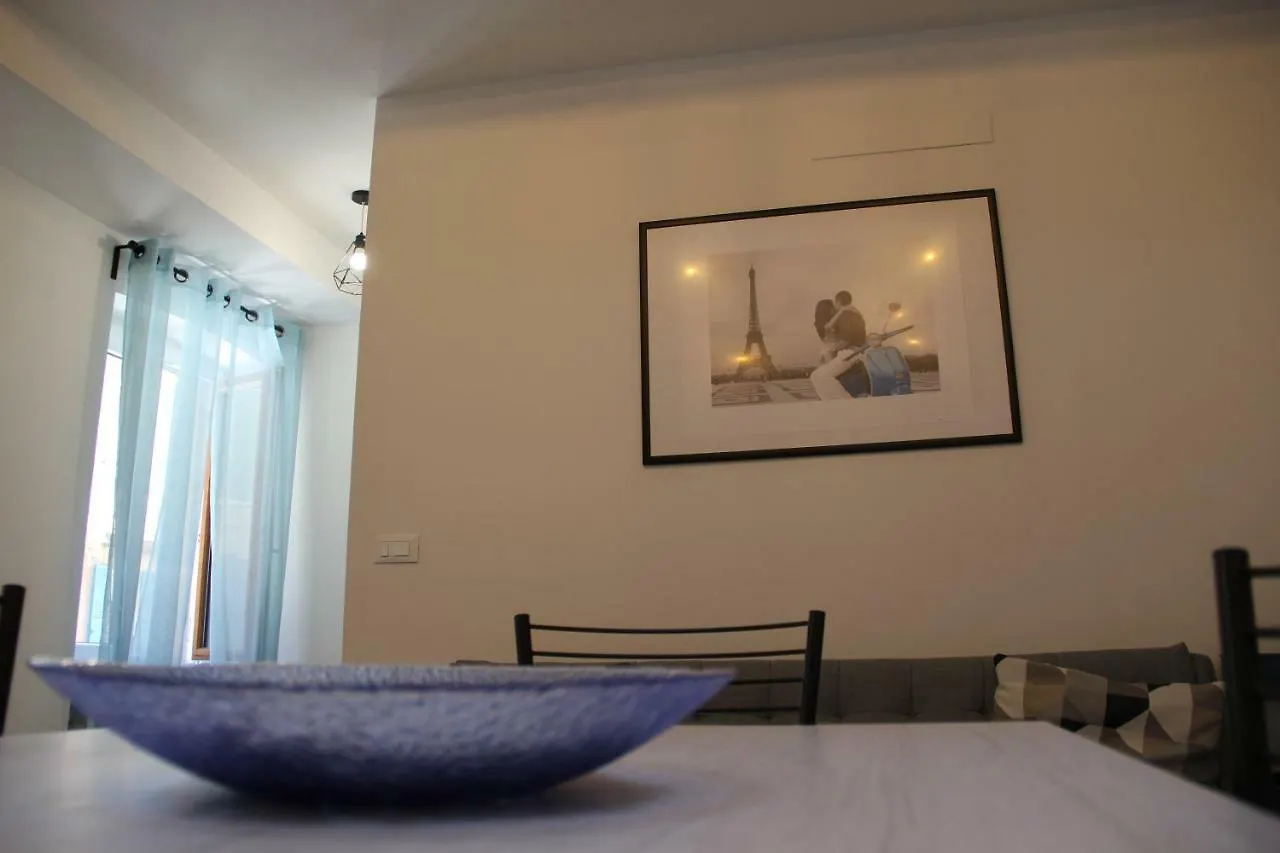 Appartamento Il Piccolo Loft della Vela Savona 0*,  Italia